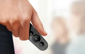 Recenzija: Logitech R500 laserski daljinski upravljač za prezentacije
