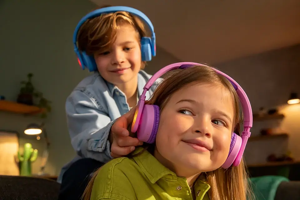 Philips-TAK4206PK-djecije-bluetooth-bezicne-slusalice-roze-16.webp Philips TAK4206PK djecije bluetooth bezicne slusalice roze 16
