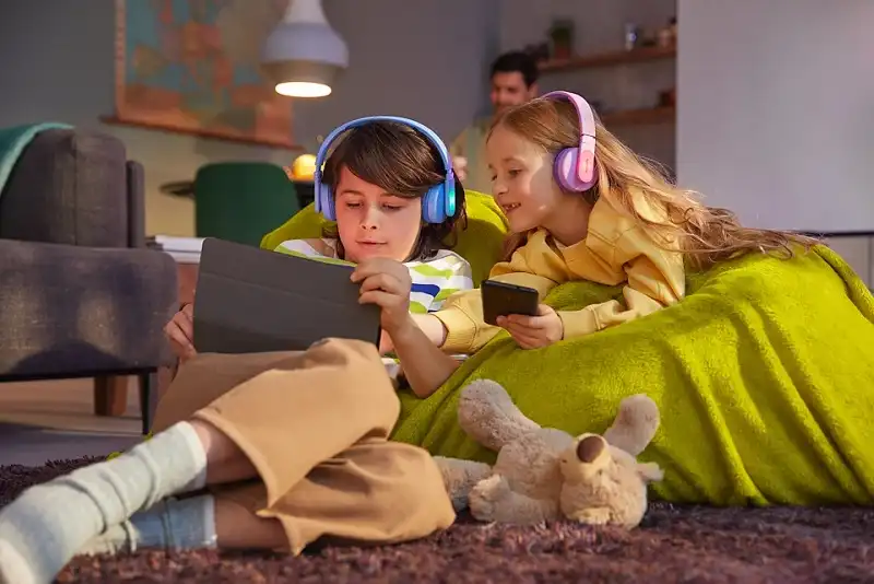 Philips-TAK4206PK-djecije-bluetooth-bezicne-slusalice-roze-17.webp Philips TAK4206PK djecije bluetooth bezicne slusalice roze 17