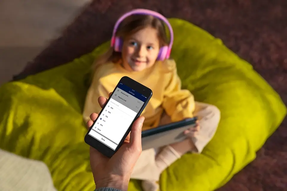 Philips-TAK4206PK-djecije-bluetooth-bezicne-slusalice-roze-18.webp Philips TAK4206PK djecije bluetooth bezicne slusalice roze 18