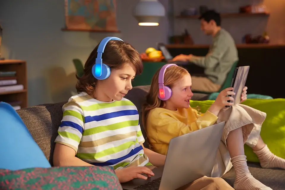 Philips-TAK4206PK-djecije-bluetooth-bezicne-slusalice-roze-19.webp Philips TAK4206PK djecije bluetooth bezicne slusalice roze 19